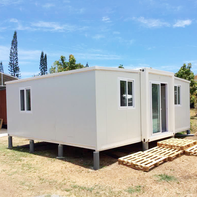 Expandable container house